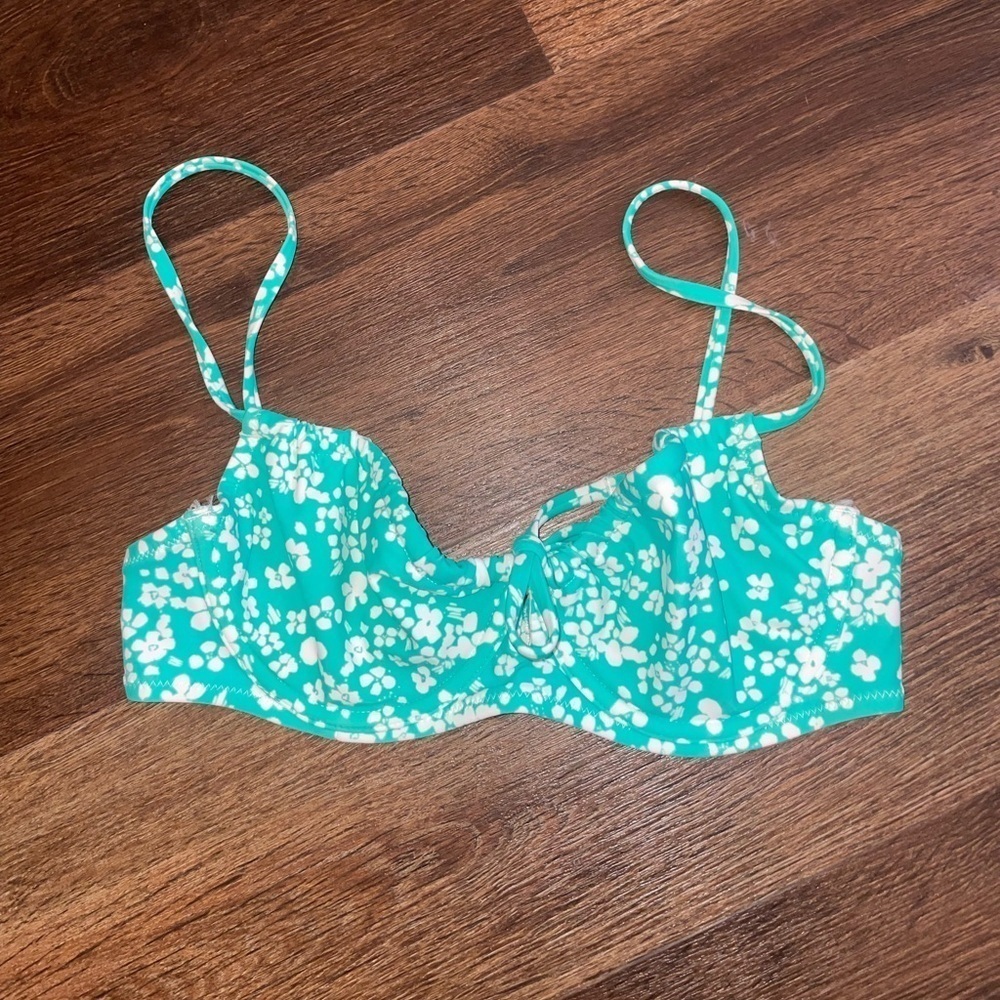 Aerie Swim Unlined Underwire White and Teal Floral Bikini Top Size Medium